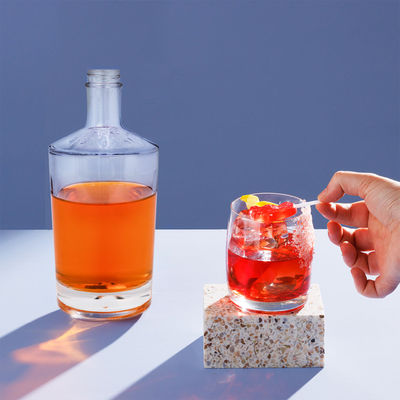 500ml/700ml 容量 ジン・ラム・ウイスキーのためのクラシック空っぽのクリントクリア丸いガラスボトル