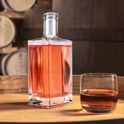 OEM/ODM 許容 アルコール飲料用 700ml クリア・スクエアグラスワインボトル