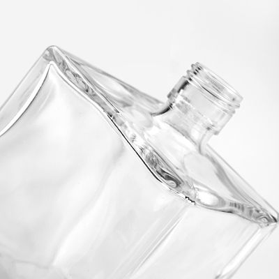 OEM/ODM 受け入れ オーダーメイド 方形 750ml ウィスキー ウォッカ ブランデー ラム ジン用 ガラスボトル