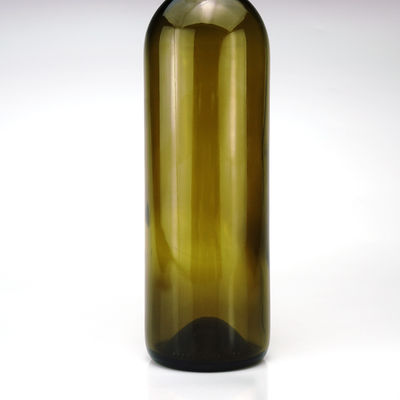 750ml レッドワイン・スピリッツのためのプライムカラーガラスボトル 丸い形 緑色のコルクスクリューキャップ
