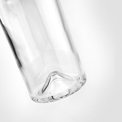 750ml ガラスボトル 彫刻面とコルクスクリューキャップ 完璧