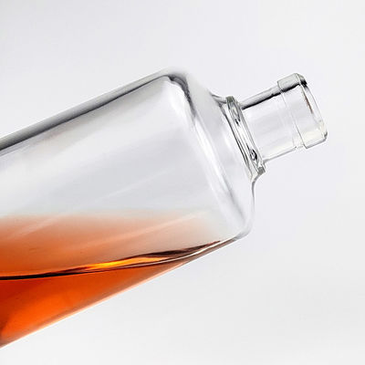 無料で提供 750ml 700ml ラムジンのアルコール飲料のための人気の環境に優しいガラスボトル