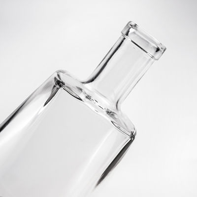 ウォッカ ジン と ワイン の 700ml ガラスのボトル ガラスのロゴ は 許容