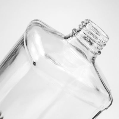 受け入れられる 顧客ロゴ グラス スピリット ラムボトル 500ml 750ml スクリューキャップ 密封タイプ