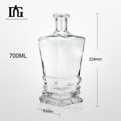 700ml アルコールラムワインのための蓋付きのユニークなクリスタルガラス酒類ウイスキーデカンター