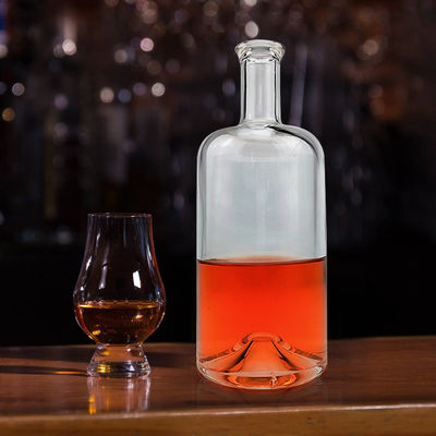 コルクスクリューキャップタイプ ガラスボトル ユニークな火山底デザイン 500ml/700ml/750ml容量