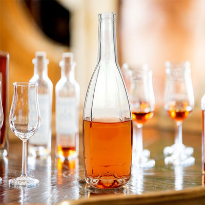 OEM/ODM 許容される透明ガラスボトル 700ml 750ml 酒類および飲料用