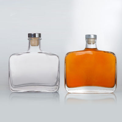 リクオールのためのカスタマイズされたクリアクリスタルガラスボトル 360ml 500ml 700ml 密封タイプ CORK