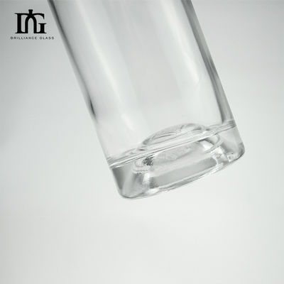 刻画面 700ml 丸型 広い口のガラスボトル 透明なウォッカ・ウイスキー