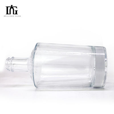 500ml/700ml 容量 ジン・ラム・ウイスキーのためのクラシック空っぽのクリントクリア丸いガラスボトル