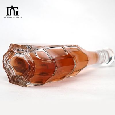 酒や飲料のためのカスタマイズされたガラスボトル 500ml 700ml 750ml製造