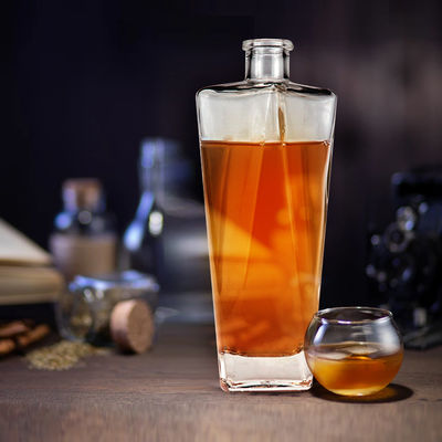 500Ml 750Ml 1000Ml ガラスカラー 透明な四角形 空の石灰製飲料ボトル ワイン用