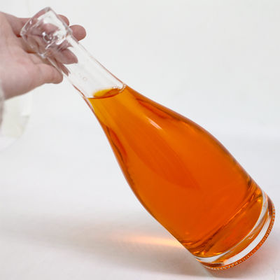 500mlのグラスボトルをカスタマイズ ブランデー 汁 ワイン 酒 精品 OEM/ODM 独特の形