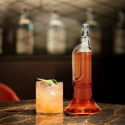 カスタマイズされたガラスカラー素材 ガラス酒瓶 ジン 500ml 700ml 鉛のない