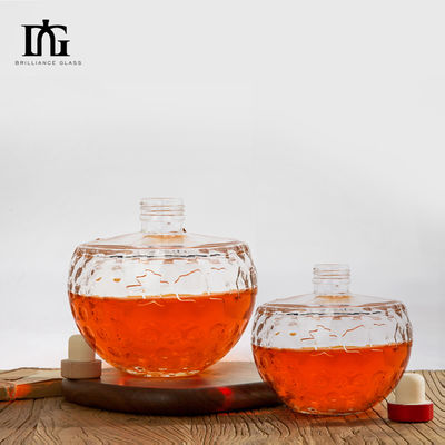 独特のデザイン 700ml クリアグラスボトル 独特の頭蓋骨形と彫刻コルク