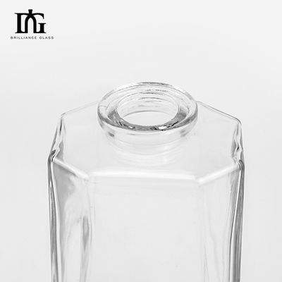 オーダーメイド ユニークなデザイン 500ml ボトル 彫刻された三角テキラ ガラスボトル 蓋付き