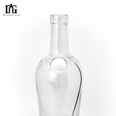 700ml 厚い底に彫り刻された酒のためのガラスボトル カスタマイズされ,自由に提供されます