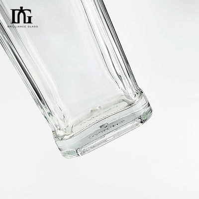 彫刻 700ml ウイスキーボトル OEM/ODM 受け入れられる エクストラ フリント ガラス ウイスキー トップ
