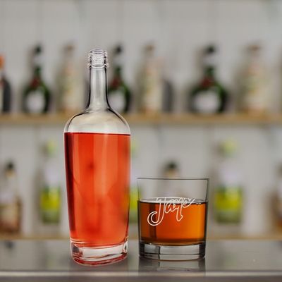 250ml/500ml/700ml/750ml オーダーメイド ガラス ウォッカ ウィスキー ジン ボトル スクロール キャップ
