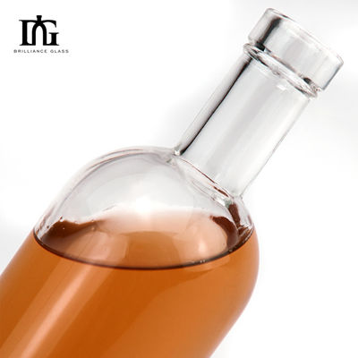 OEM/ODM 許容 500ml 700ml 透明ガラスボトル 酒類用 ウォッカ 密封タイプ CORK