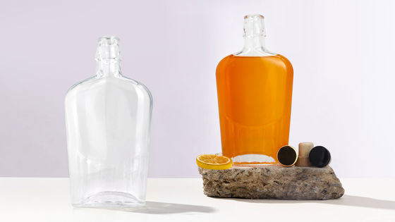 750ml/1000ml 酒類のためのガラスボトル ウィスキー・ラム・ジン・テキラ・ブランデー 彫刻されたコルクストップ